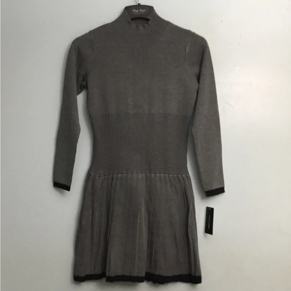 TAYLOR DRESSES - Picture 14 of 15